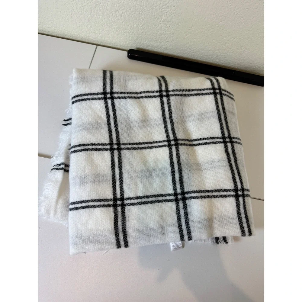 Loft Plaid Blanket‎ Scarf Women OS White Fringed Soft Wrap Travel Quiet Luxury